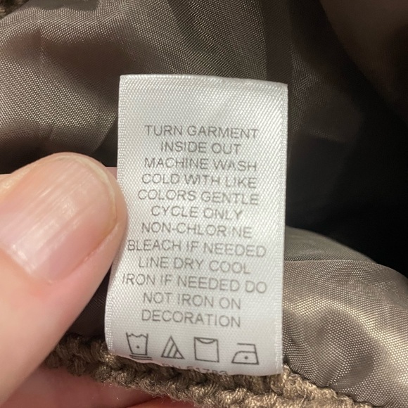 Maurices Brown Vest Faux Fur with sweater material backside. Women’s size XL - Picture 12 of 12